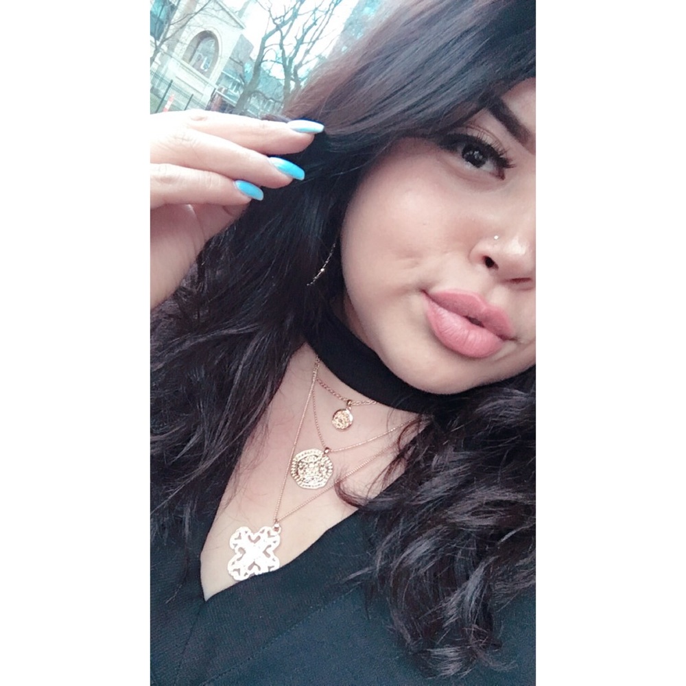 Meet your Posher, Veronica